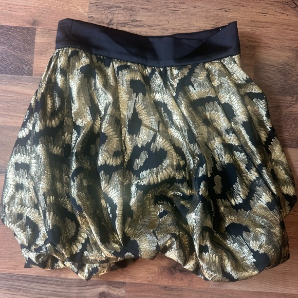 Zara Metallalic Thread mini skirt - Picture 3 of 6